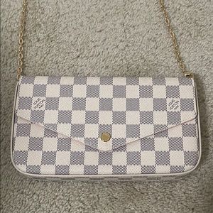 Inspired purse never worn